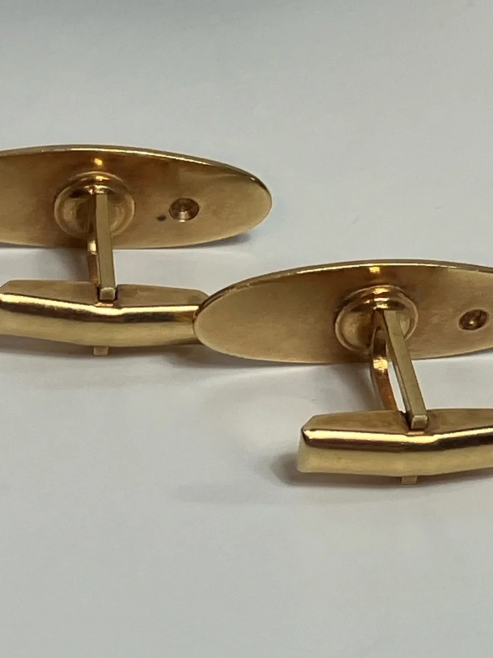VTG retro 3+cm Gold toned Oval Textured Cufflinks with gold-toned dot accent